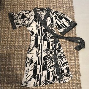 BCBG Maxazria XSMALL Kimono Dress